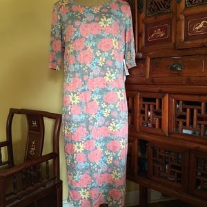 Lularoe pretty rose 🌹 garden Julia sheath dress!